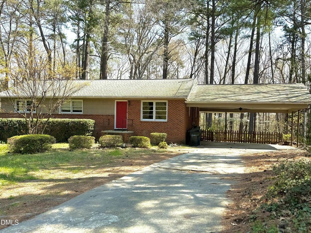 3 bedroom house for sale at 7 Custer Cir Durham - $300,000