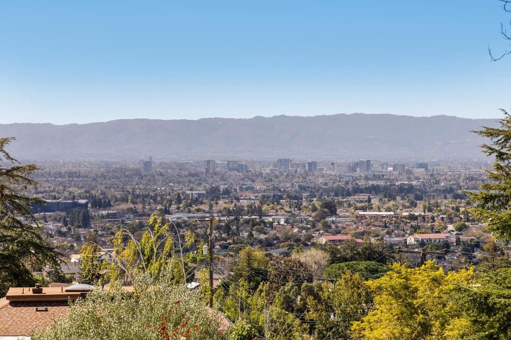 3 bedroom house for sale at 10775 Ridgeview Way East Foothills 95127 - $1,375,000