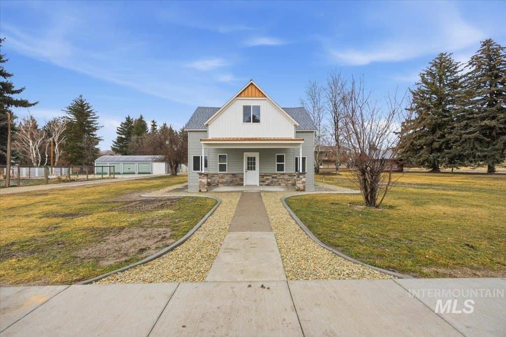 3 bedroom house for sale at 136 West St Albion - $399,000