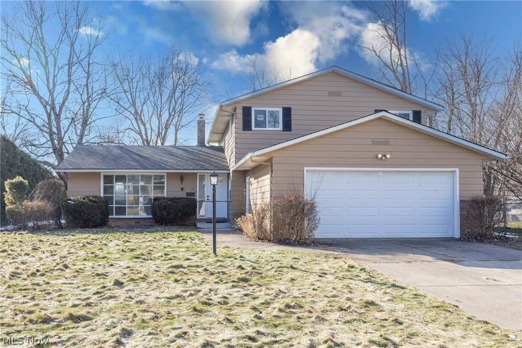 4 bedroom house for sale at 522 Catlin Dr Richmond Heights 44143 - $389,000
