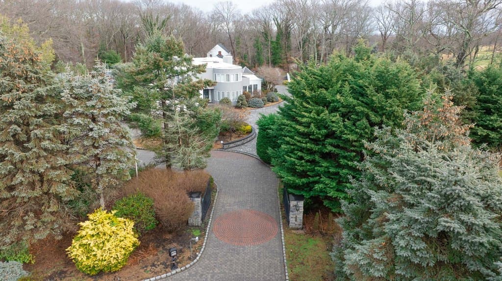 5 bedroom house for sale at 83 Cliff Rd Belle Terre - $1,999,999