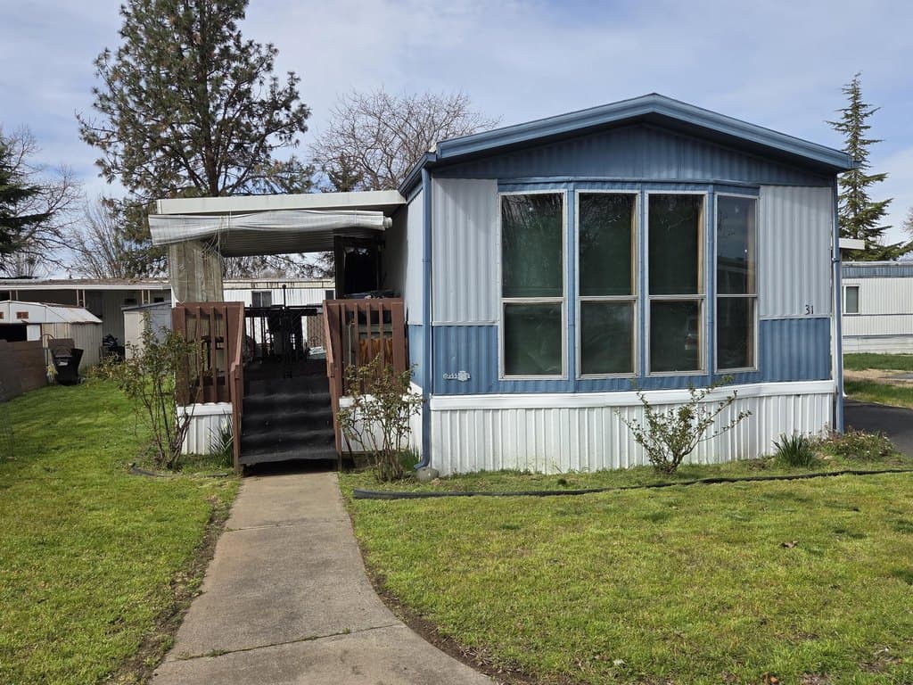 2 bedroom mobile home for sale at 6850 Downing Rd Spc 31 Central Point - $35,000