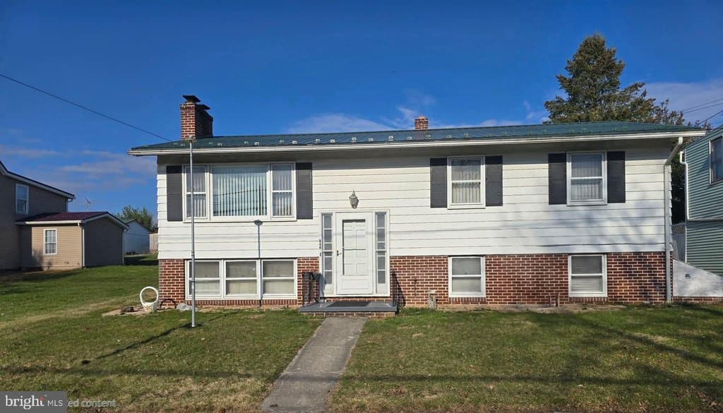 3 bedroom house for sale at 548 N Franklin St Chambersburg - $239,900