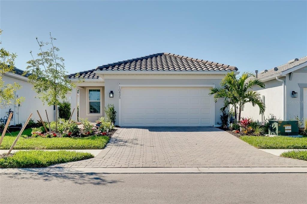 2 bedroom house for sale at 10495 Abaco Falls Dr Englewood 34223 - $465,000