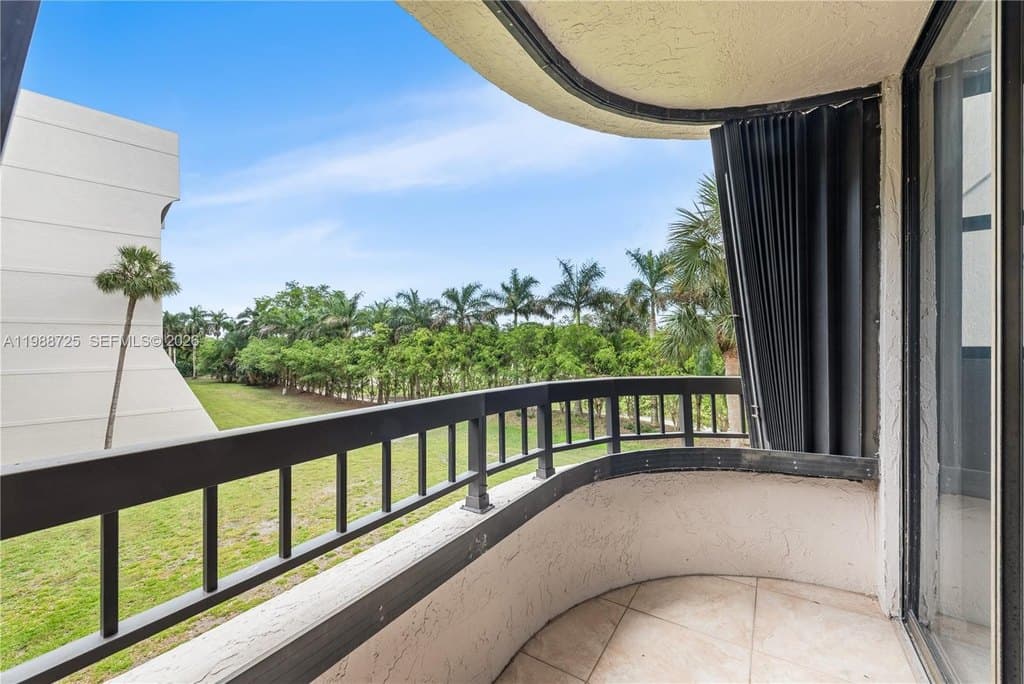 3 bedroom condo for sale at 6420 Boca Del Mar Dr Apt 301 Boca Raton - $209,990