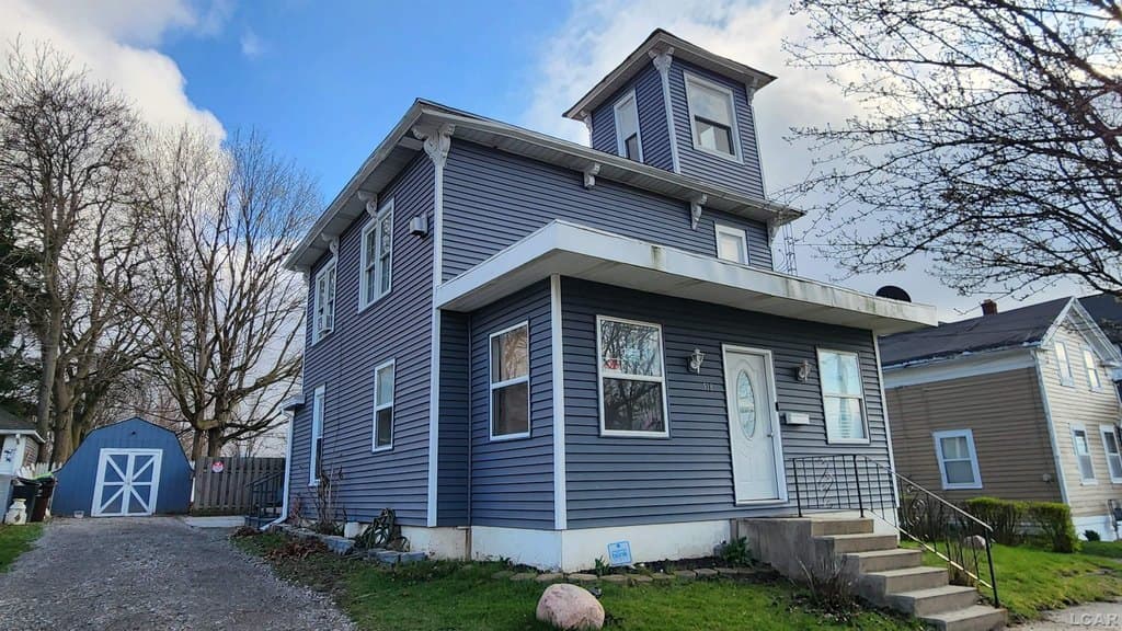 3 bedroom house for sale at 518 Frank St Adrian - $155,000