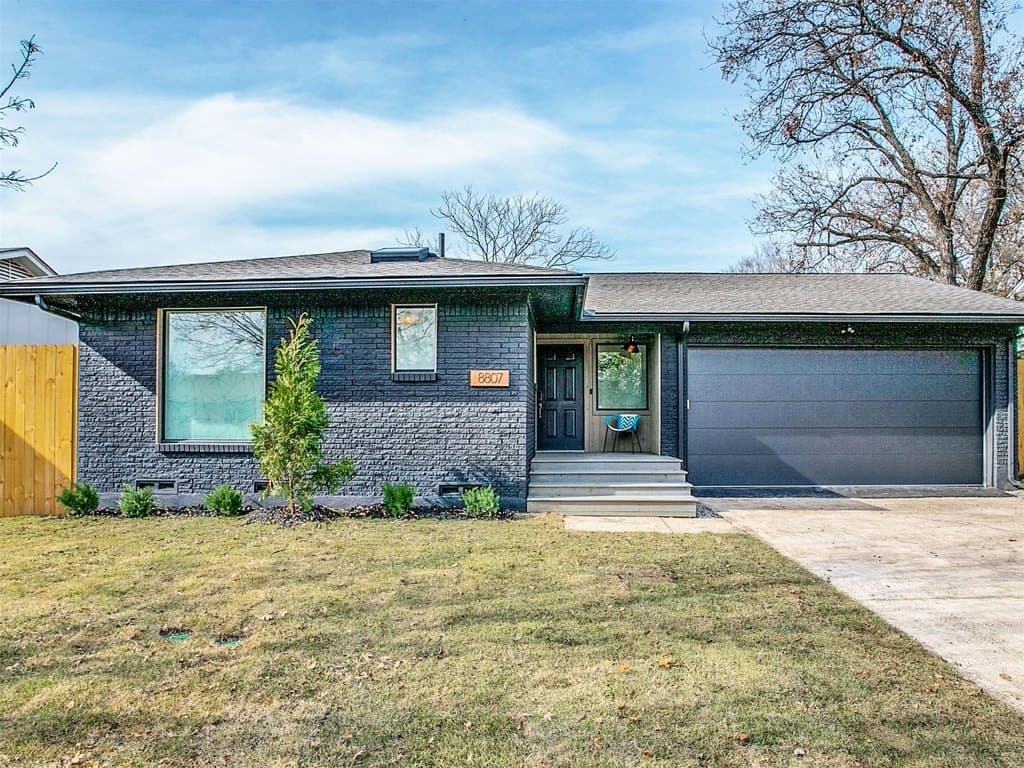 3 bedroom house for sale at 8807 Graywood Dr Dallas - $569,000