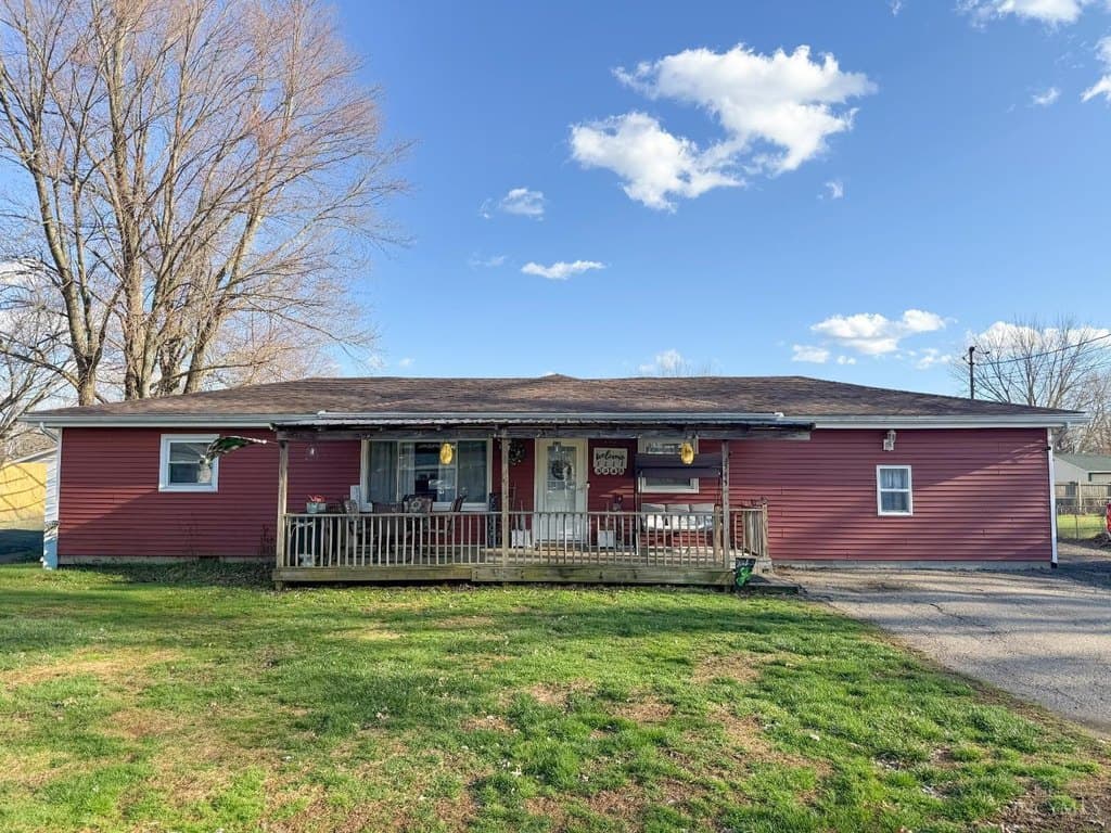 4 bedroom house for sale at 5545 Maple Grove Ave Blanchester - $249,900