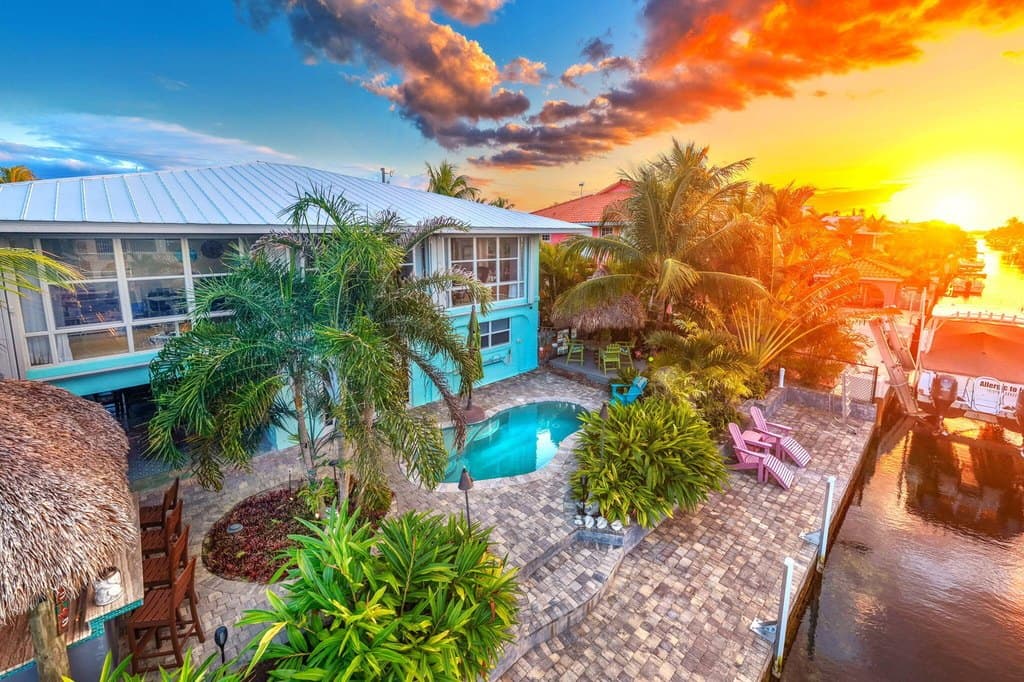 2 bedroom house for sale at 29653 Saratoga Ave Big Pine Key - $1,290,000