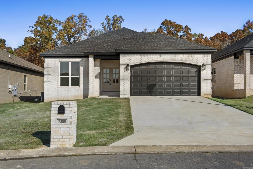 3 bedroom house for sale at 7300 Stonehenge Dr Sherwood 72120 - $316,000