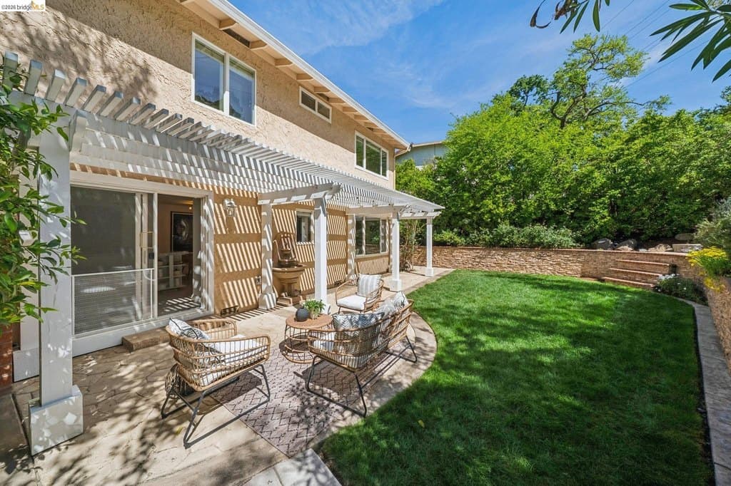 5 bedroom house for sale at 1977 Woodbury Ct Walnut Creek 94596 - $1,748,000