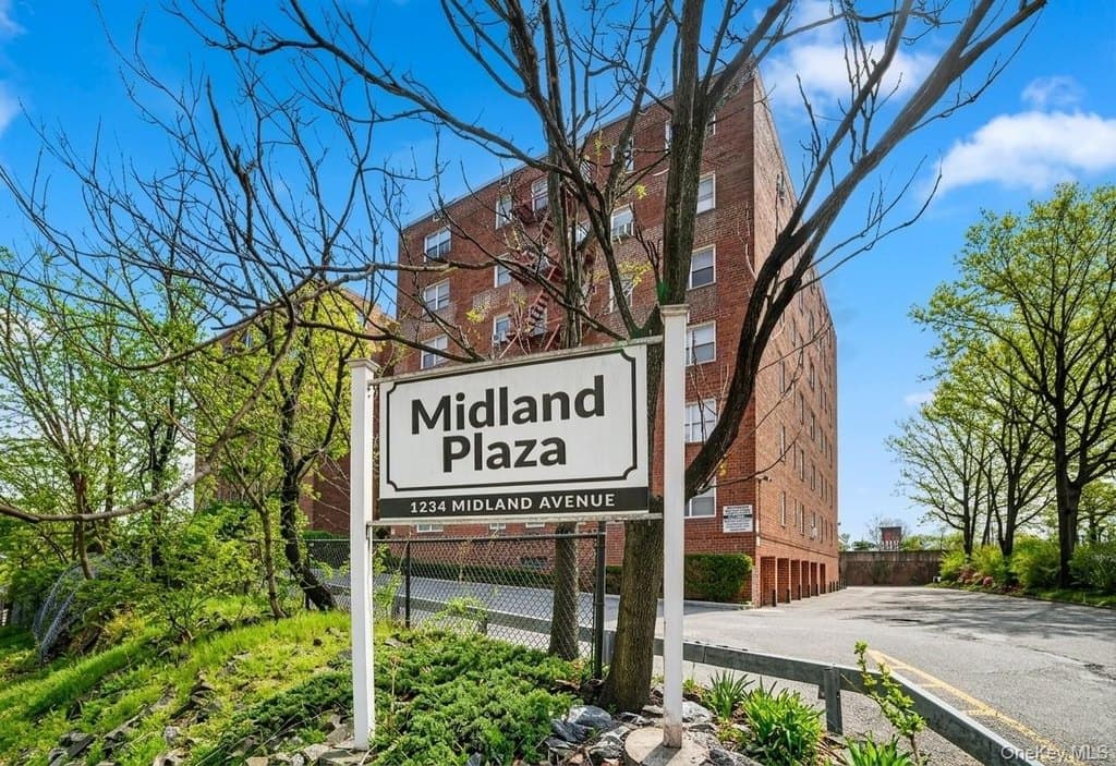 1 bedroom coop for sale at 1234 Midland Ave Apt 5B Yonkers 10708 - $179,000