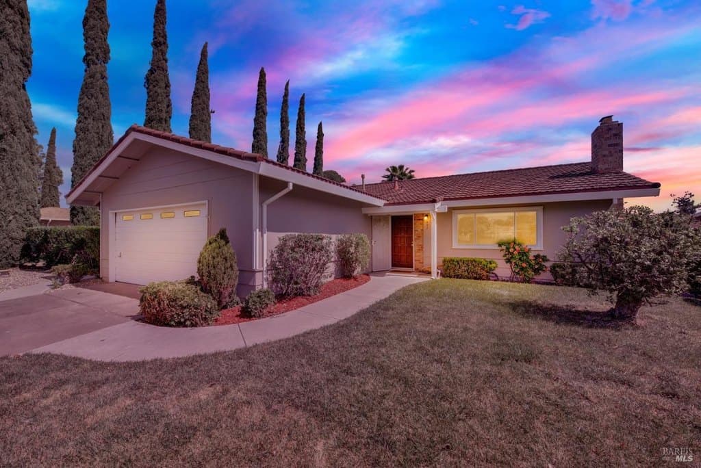 3 bedroom house for sale at 442 Yellowstone Dr Vacaville 95687 - $525,000