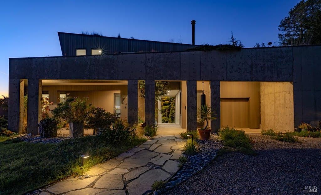 2 bedroom house for sale at 39074 Hedgegate Rd Sea Ranch - $1,740,000
