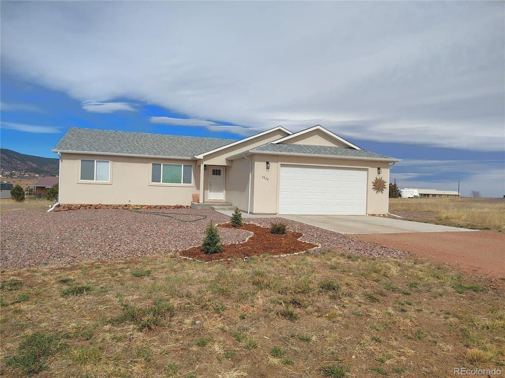 3 bedroom house for sale at 3939 McIntire Dr Colorado City - $377,500
