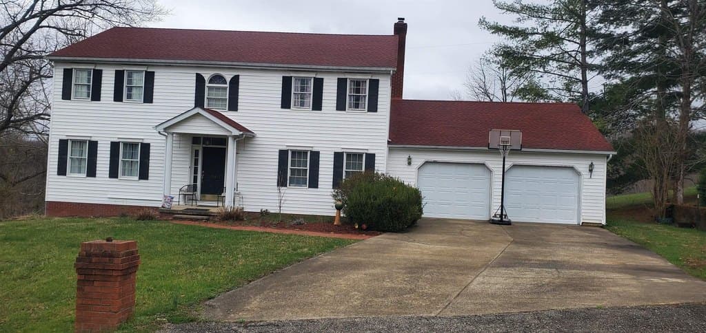5 bedroom house for sale at 104 Eagle Dr Catlettsburg - $429,000