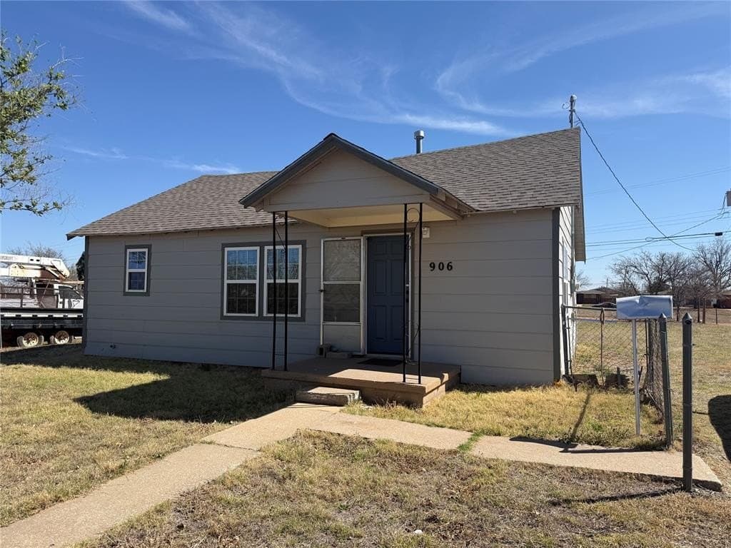 2 bedroom house for sale at 906 N Jackson St Altus - $57,500