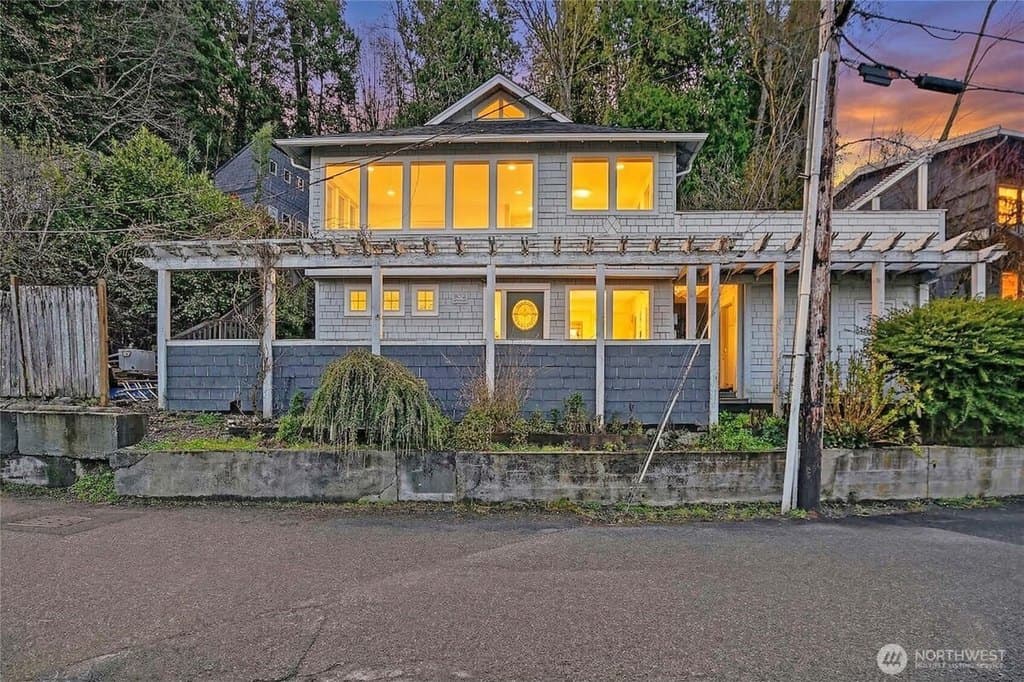 2 bedroom house for sale at 641 Maple Grove Rd Camano - $669,000