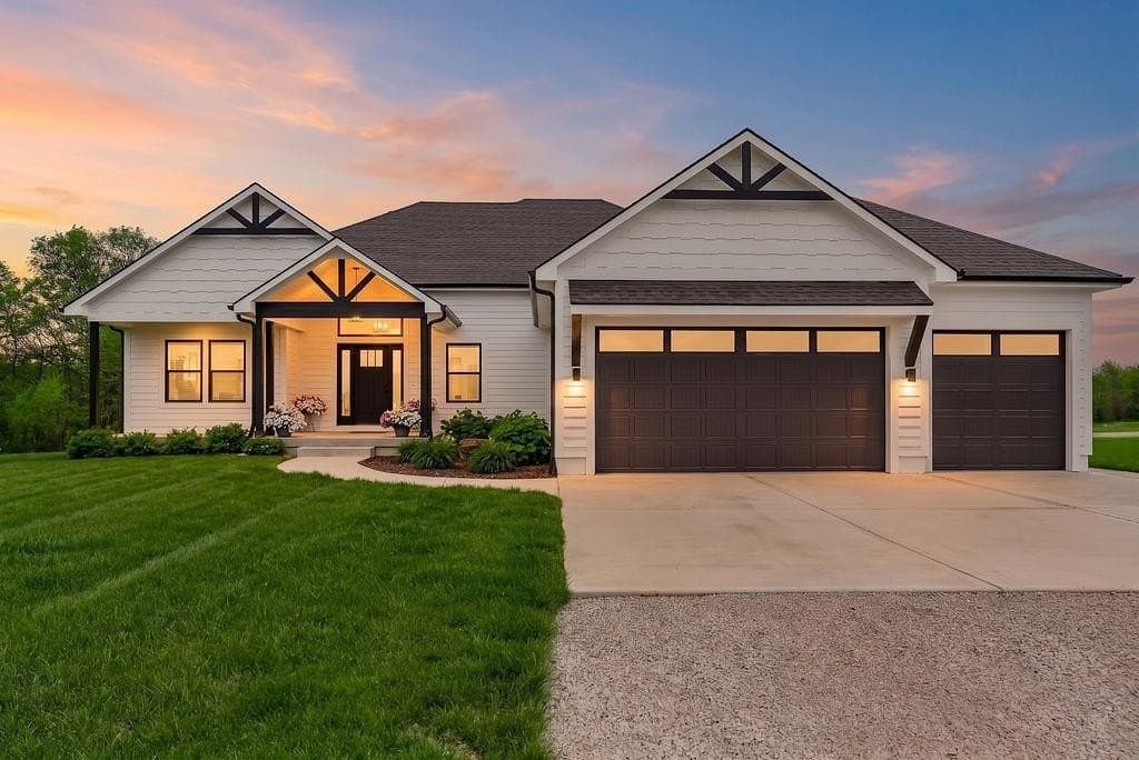 3 bedroom house for sale at 12749 NE Cherokee Dr Adrian - $600,000
