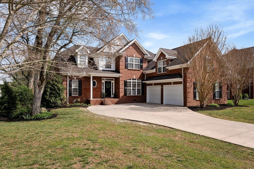4 bedroom house for sale at 2003 Woodcliff Dr Smyrna 37167 - $719,000
