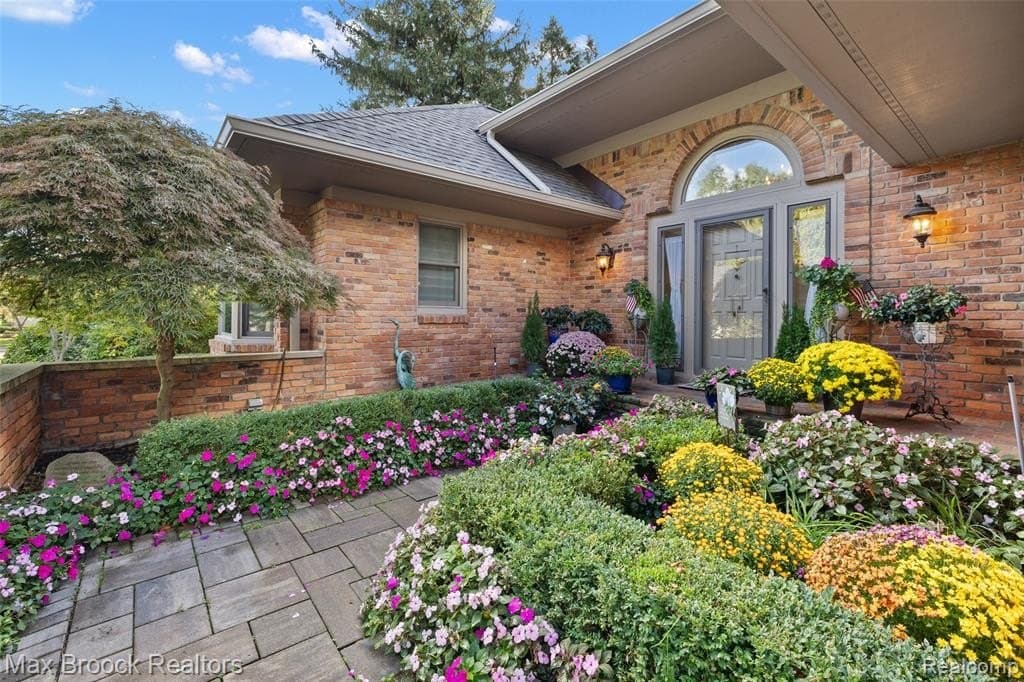 3 bedroom condo for sale at 3673 York Ct Bloomfield Hills - $1,049,000