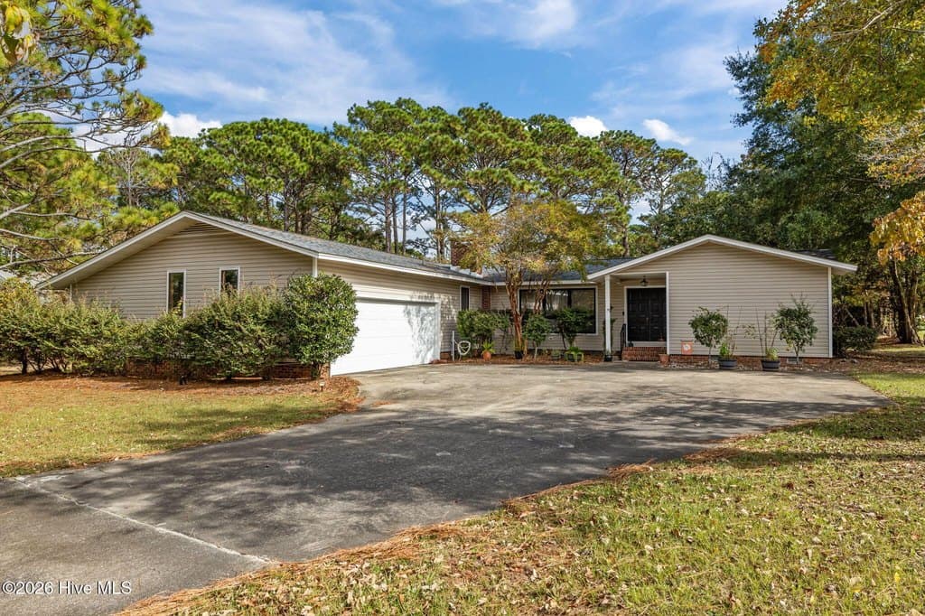 3 bedroom house for sale at 228 Star Hill Dr Cape Carteret - $415,000