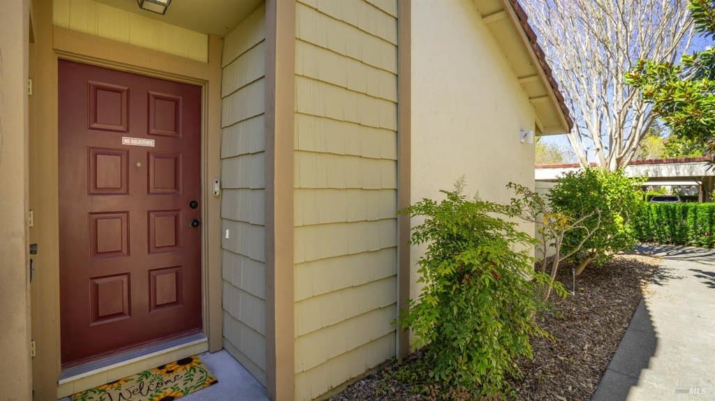 2 bedroom condo for sale at 240 Park Place Dr Petaluma 94954 - $515,000