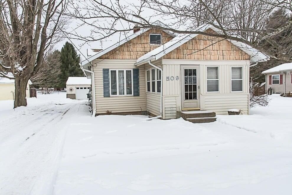 3 bedroom house for sale at 509 E Jefferson St Augusta - $215,900
