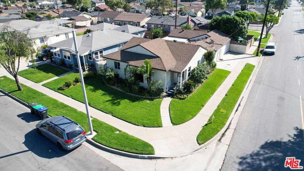 3 bedroom house for sale at 9300 Prichard St Bellflower - $839,000