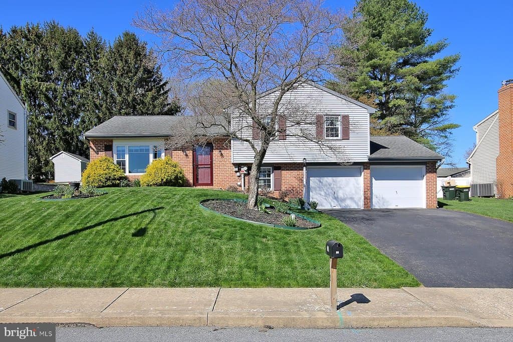 3 bedroom house for sale at 77 E Mohler Church Rd Ephrata 17522 - $375,000