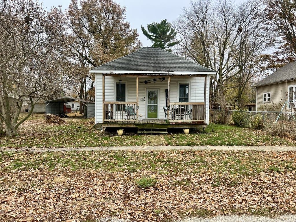 3 bedroom house for sale at 117 W South St Cerro Gordo - $105,000