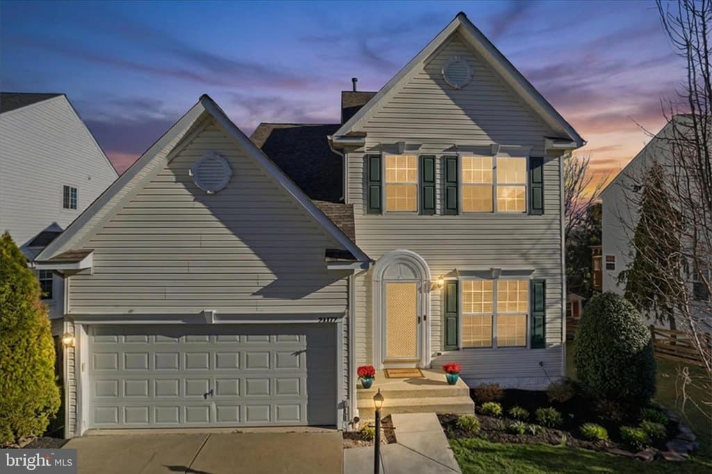 5 bedroom house for sale at 21172 Sundial Ct Broadlands - $999,000