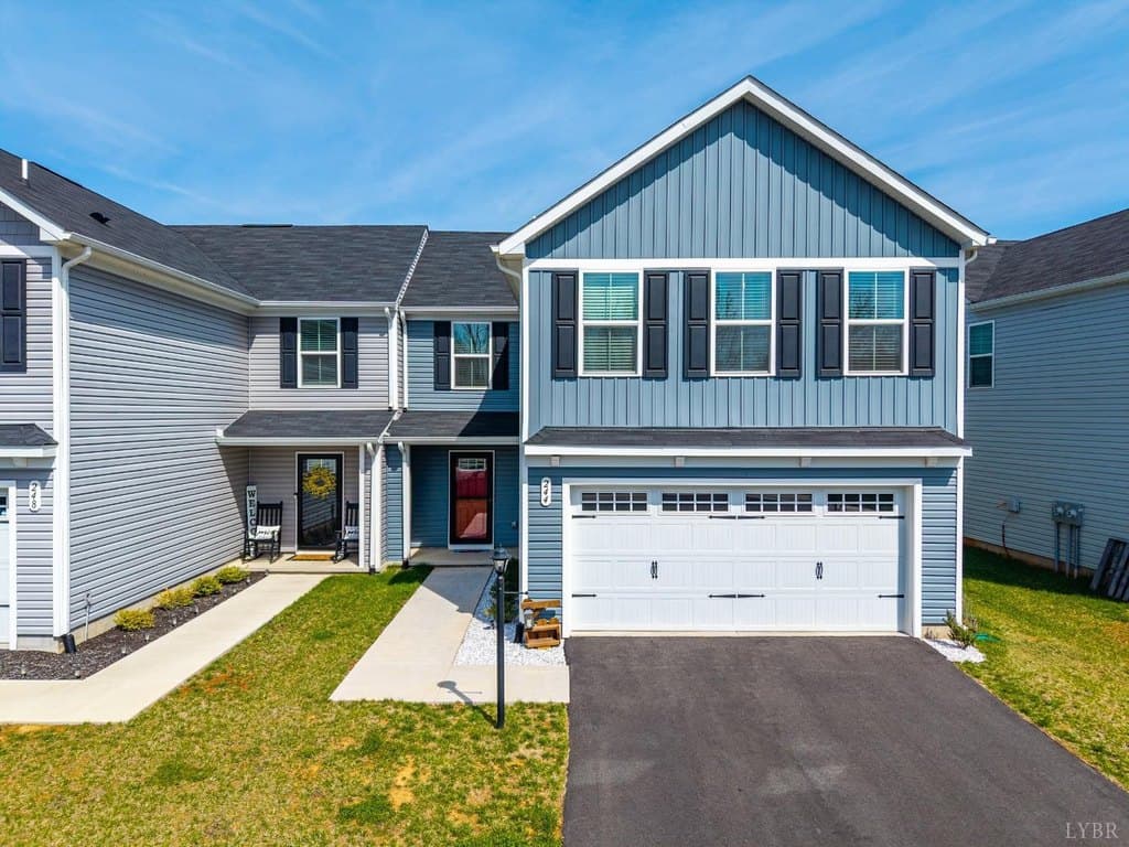 4 bedroom townhouse for sale at 244 Thicket Dr Lynchburg 24501 - $294,900