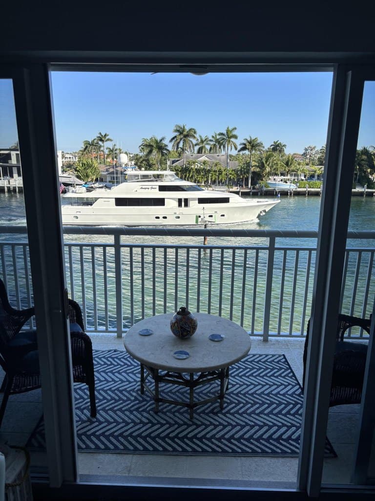 1 bedroom condo for sale at 2611 N Riverside Dr Apt 304 Pompano Beach - $299,900