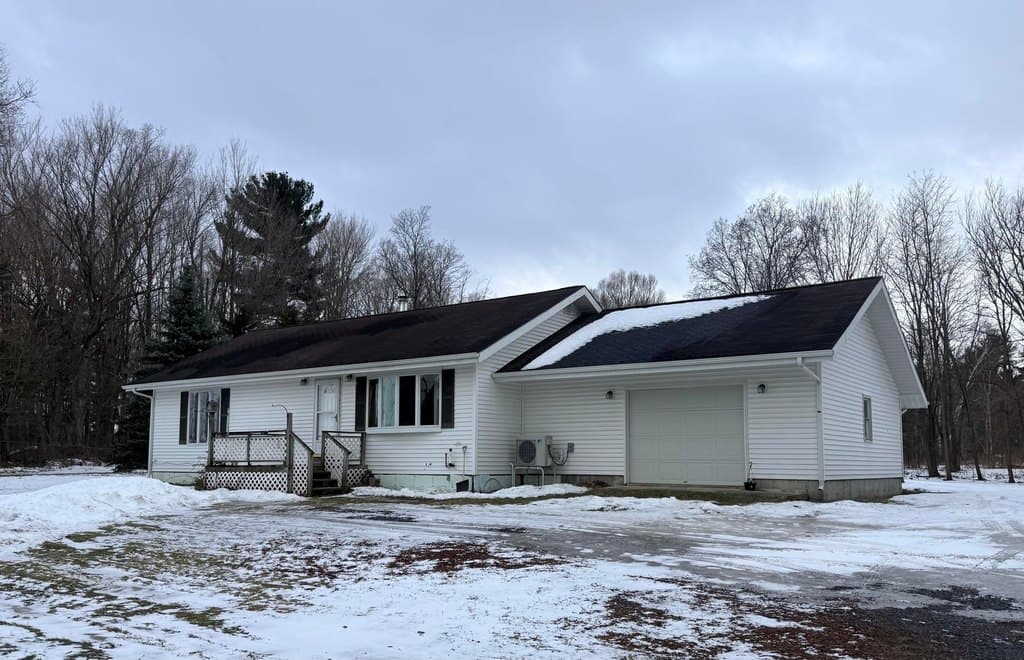 2 bedroom house for sale at 77 Dickson Point Rd Beekmantown - $269,000