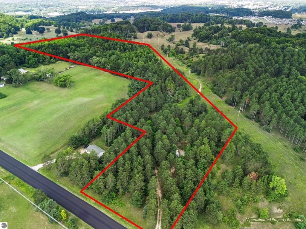 land for sale at 1216 Hoch Rd Traverse City 49696 - $259,900