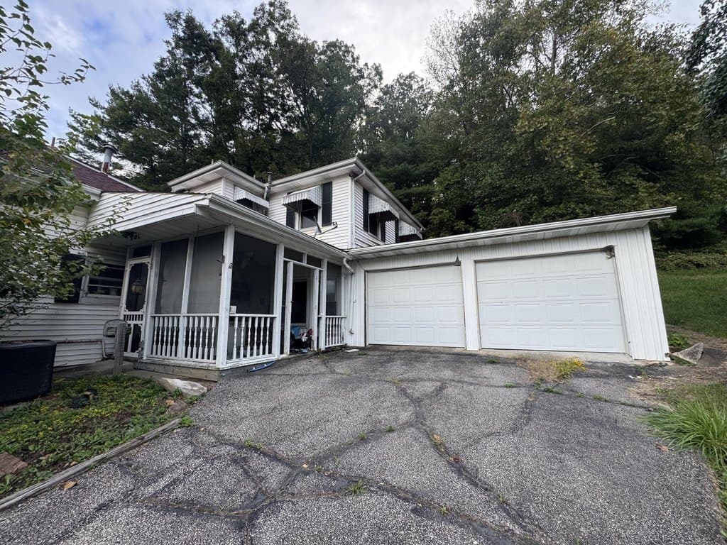 5 bedroom house for sale at 115 Goodwill Rd Ceredo - $49,900