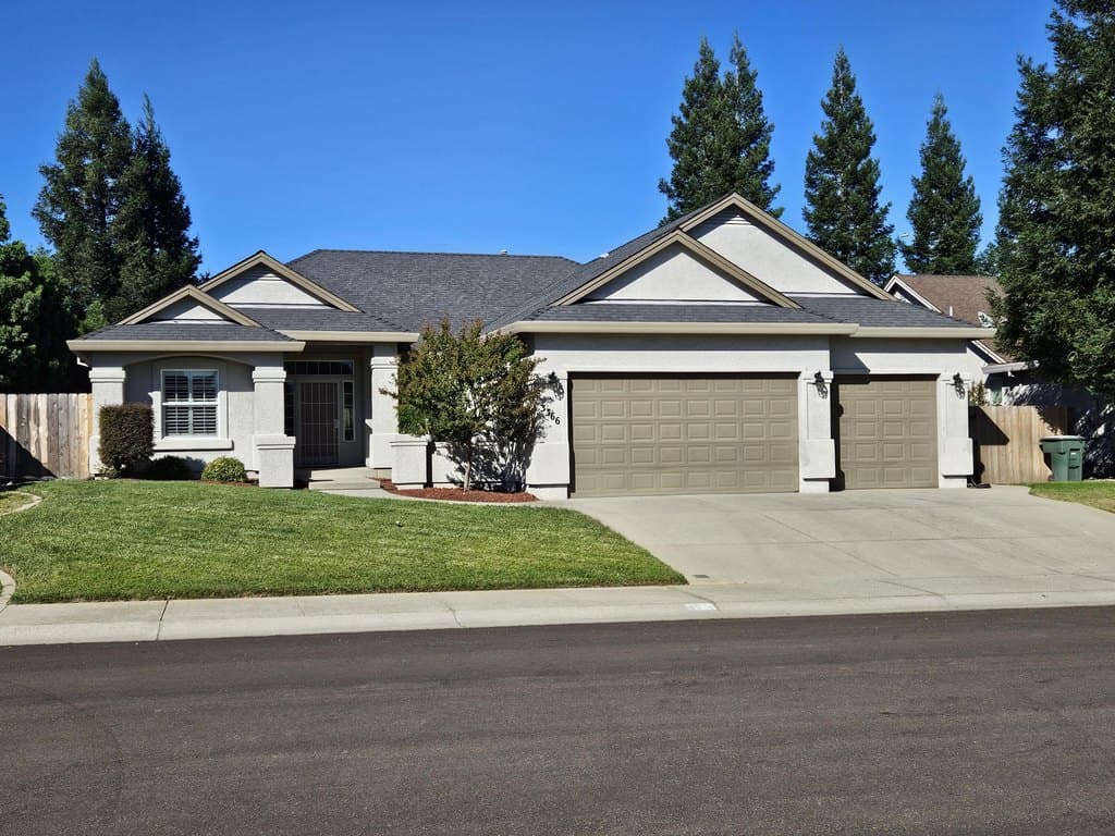 3 bedroom house for sale at 3366 Old Lantern Dr Redding 96003 - $515,000