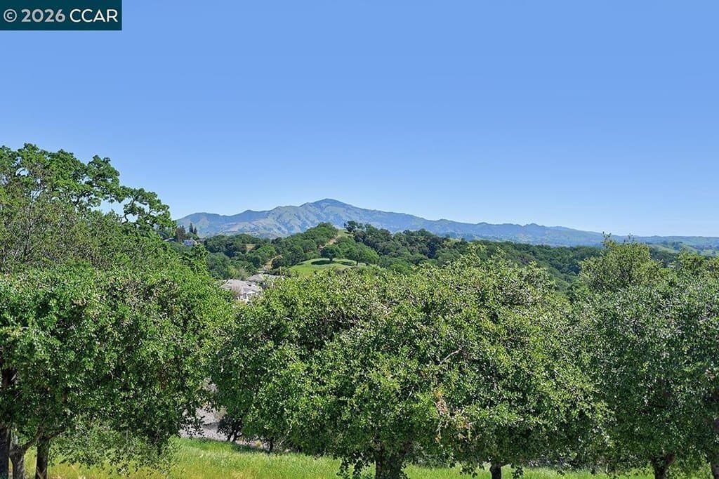 2 bedroom condo for sale at 642 Shadowhawk Way Walnut Creek 94595 - $2,685,000