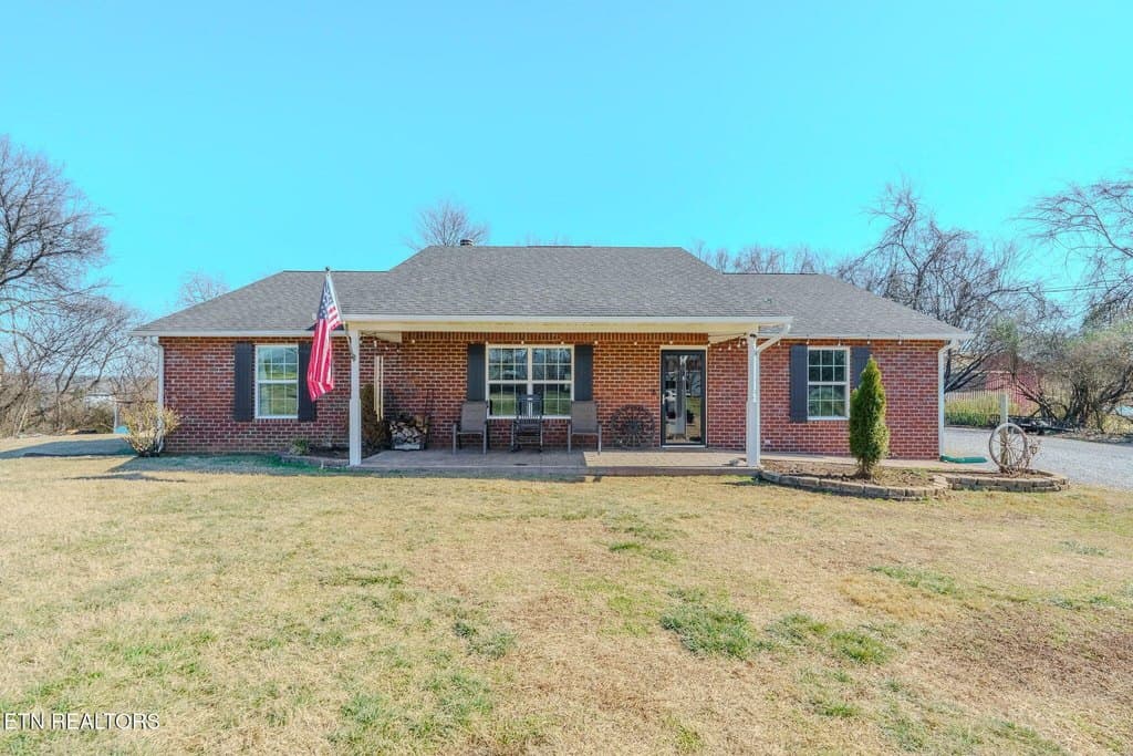 3 bedroom house for sale at 718 Patterson Town Rd Blaine - $359,900