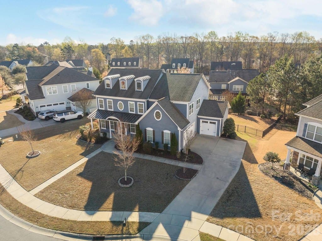 5 bedroom house for sale at 1221 Violet Ct Fort Mill 29708 - $725,000