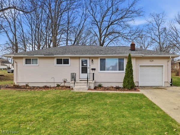 3 bedroom house for sale at 1172 Wilshire Dr Youngstown - $199,900