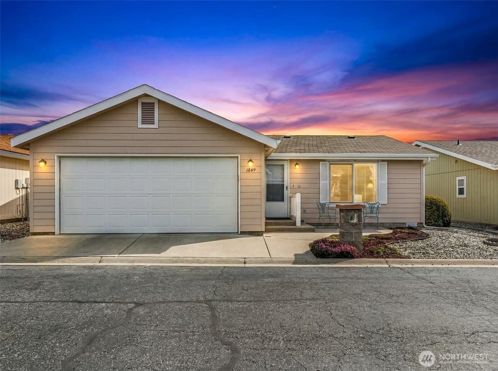 3 bedroom mobile home for sale at 1849 Heritage Dr Wenatchee 98801 - $425,000