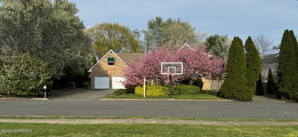 5 bedroom house for sale at 812 Mistletoe Ave Point Pleasant 08742 - $979,000