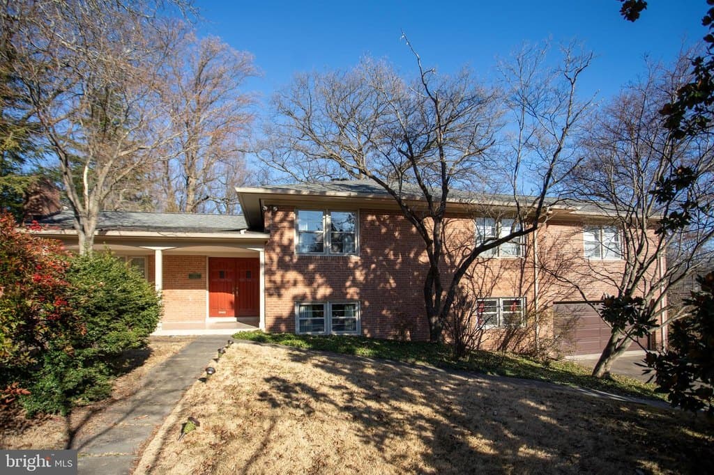 5 bedroom house for sale at 7001 Hopewood St Bethesda 20817 - $1,699,000
