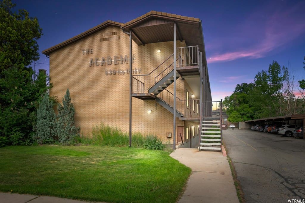2 bedroom condo for sale at 639 N University Ave Apt 10 Provo - $309,900