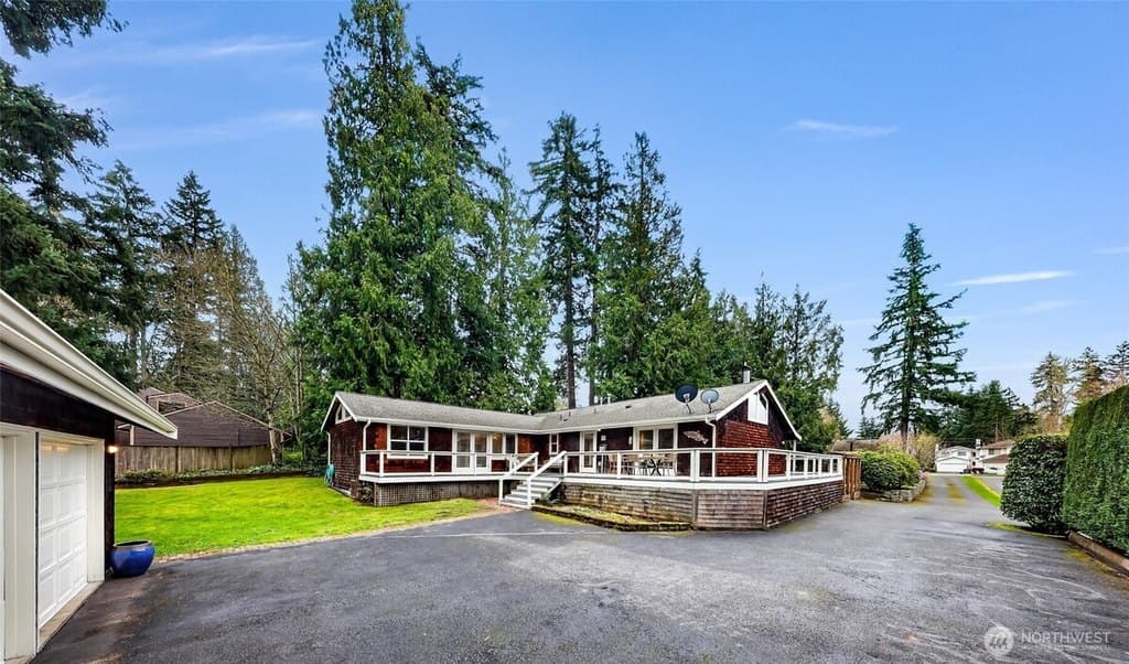3 bedroom house for sale at 12214 NE 97th St Kirkland 98033 - $1,298,000