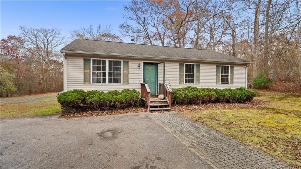 3 bedroom house for sale at 119 Woody Hill Rd Bradford - $375,000