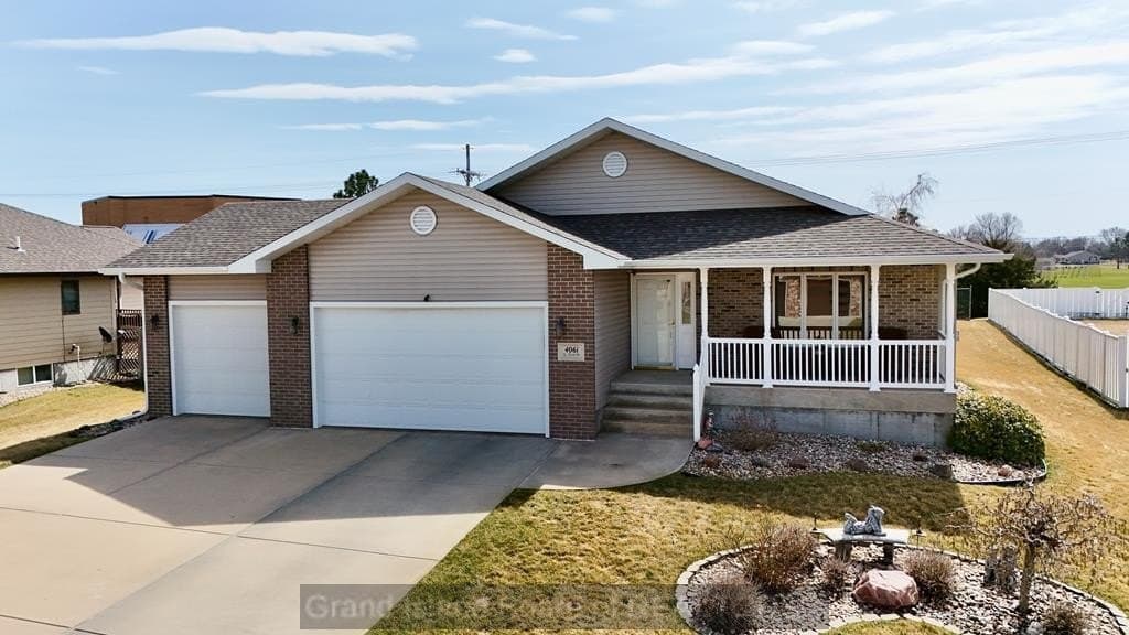 4 bedroom house for sale at 4061 Northview Dr Grand Island 68803 - $414,900