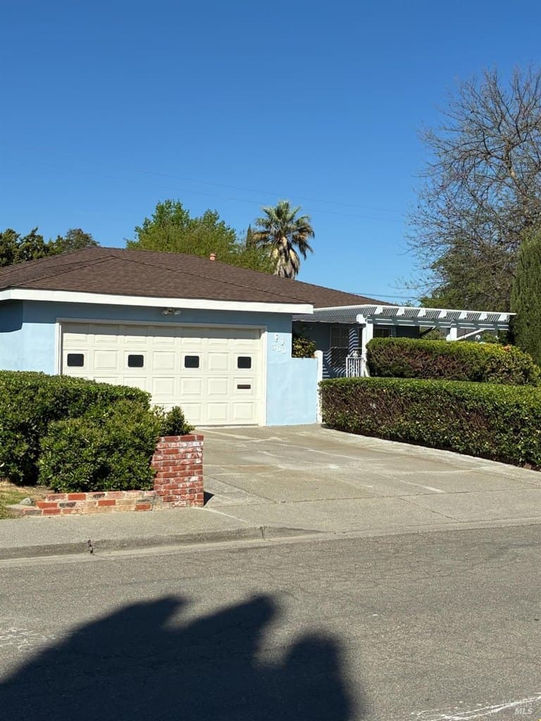 4 bedroom house for sale at 300 Begonia Blvd Fairfield 94533 - $485,000